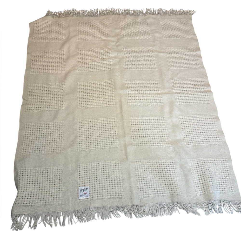 Elegant Cream Woven Throw Blanket